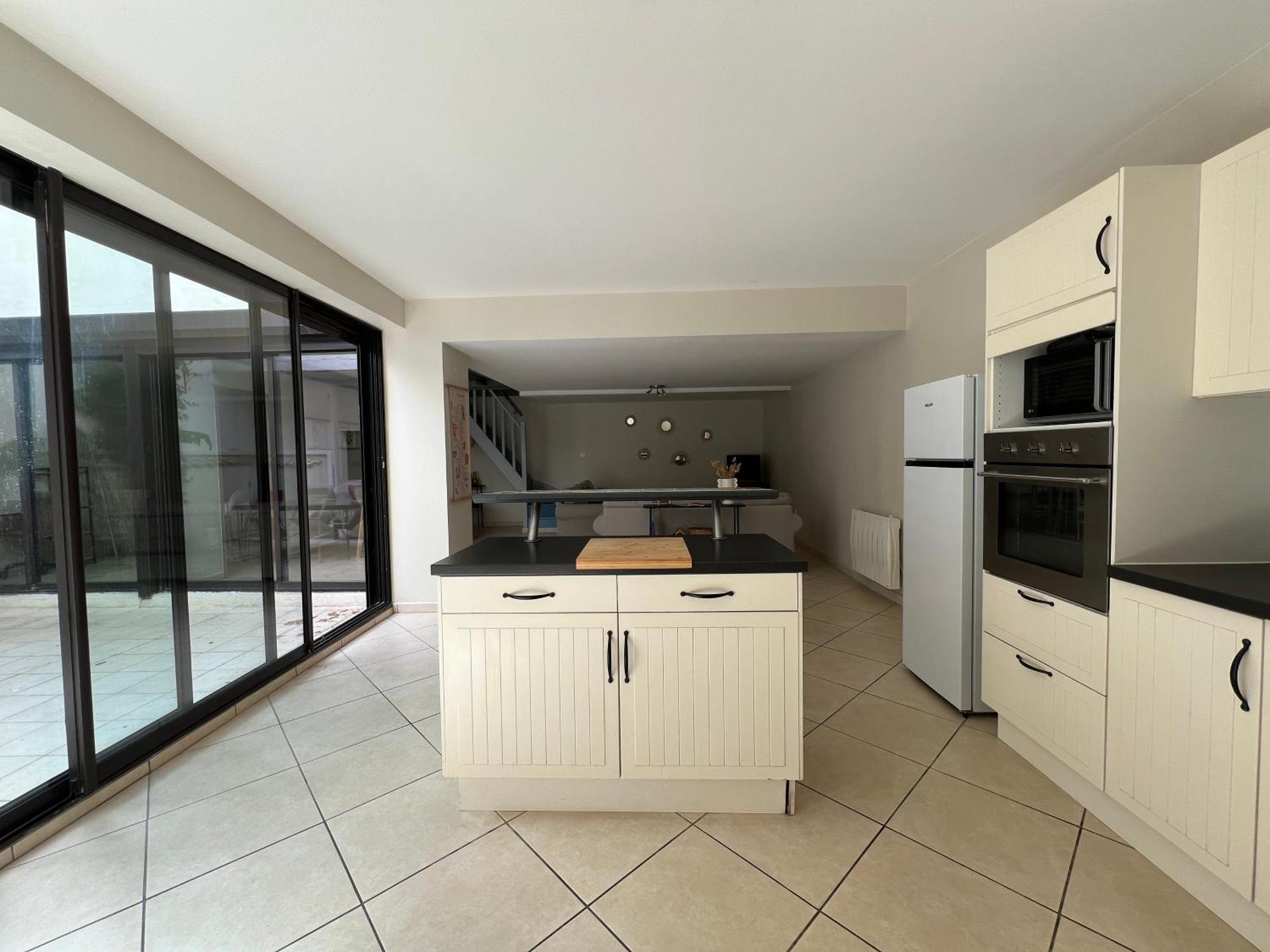 Centre 3 Chambres, Patio Prive, Garage, Linge Et Menage Inclus Apartment
